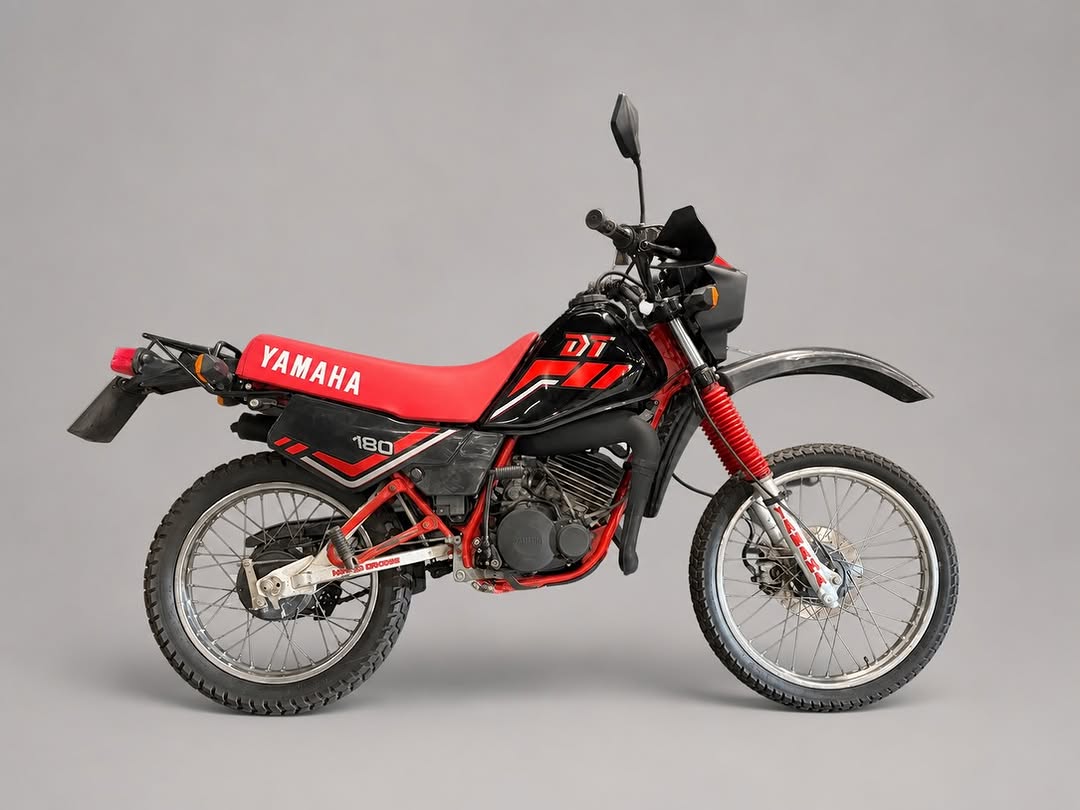 YAMAHA DT180 - Imagem 1