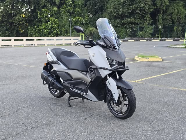 YAMAHA XMAX 250 CONNECTED - Imagem 1