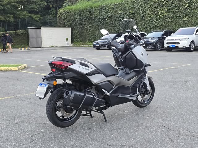 YAMAHA XMAX 250 CONNECTED - Imagem 3