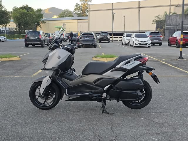 YAMAHA XMAX 250 CONNECTED - Imagem 5