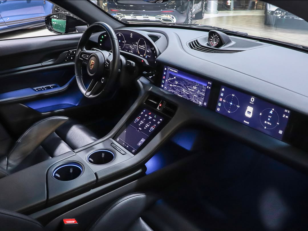 PORSCHE TAYCAN 4S - Imagem 5
