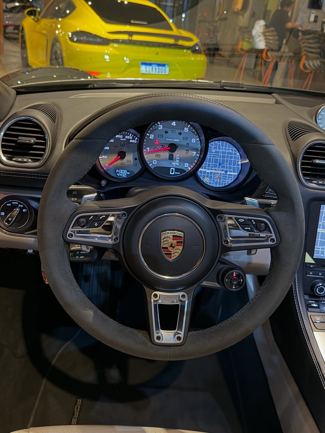 PORSCHE 718 BOXSTER - Imagem 13