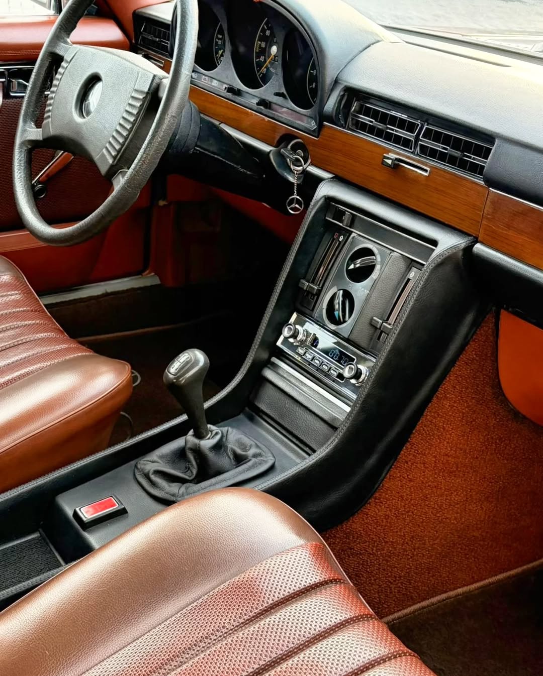 MERCEDES-BENZ 280S - Imagem 4