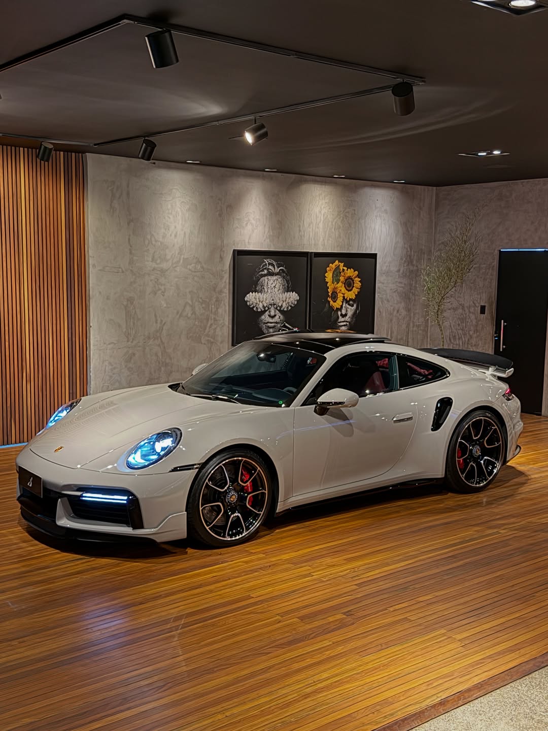 PORSCHE 911 TURBO - Imagem 1