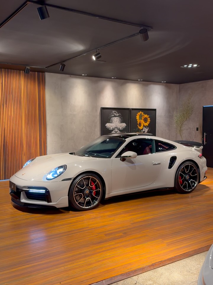 PORSCHE 911 TURBO - Imagem 19