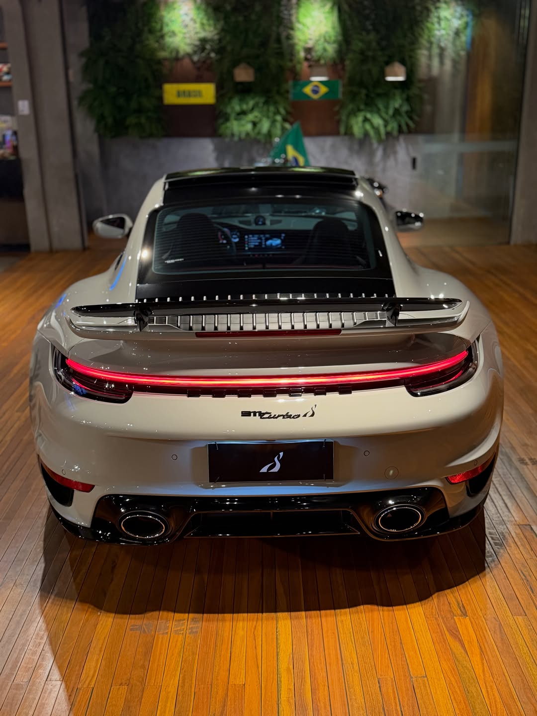 PORSCHE 911 TURBO - Imagem 8