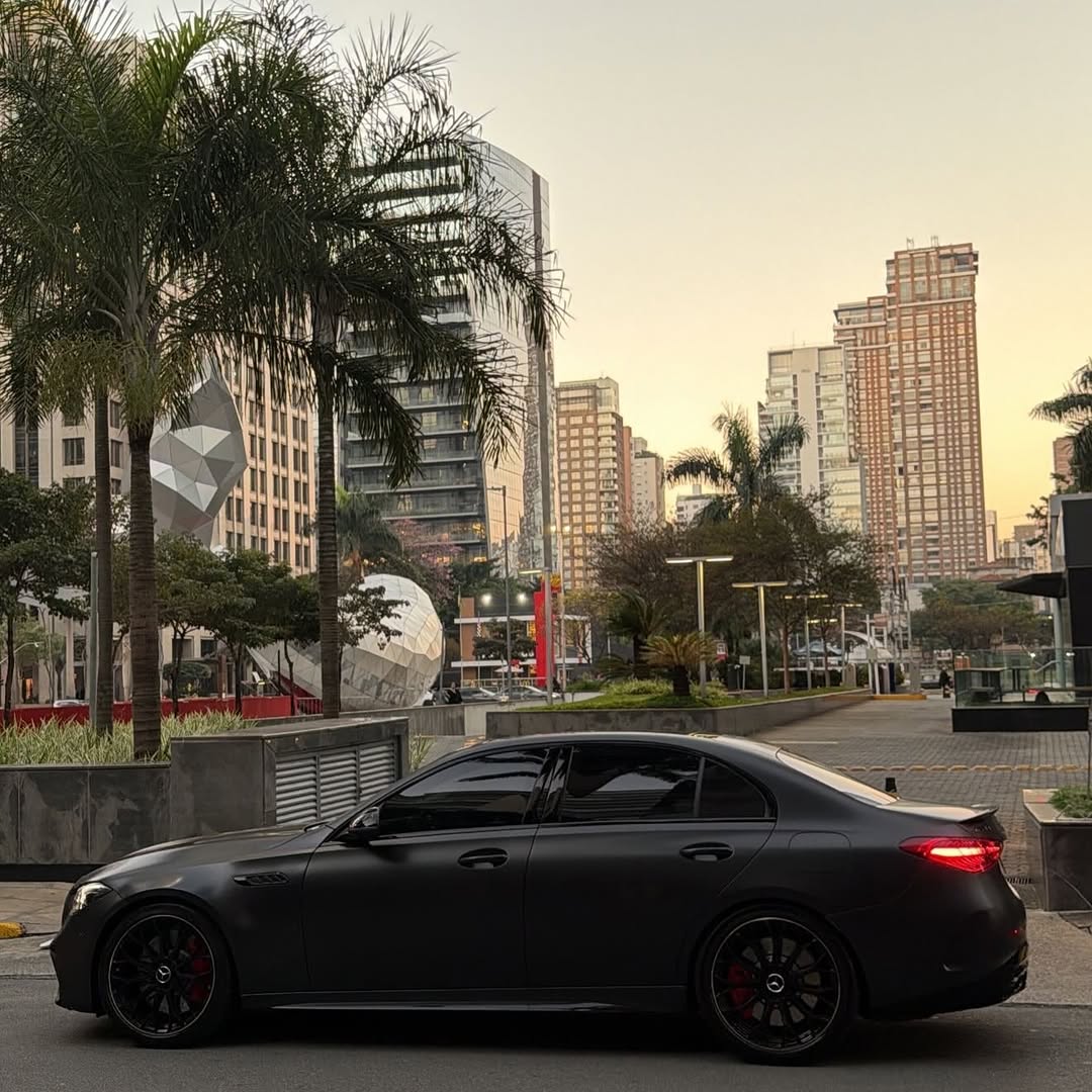 MERCEDES-BENZ C63 AMG 2.0 PHEV S PERFORMANCE - Imagem 12