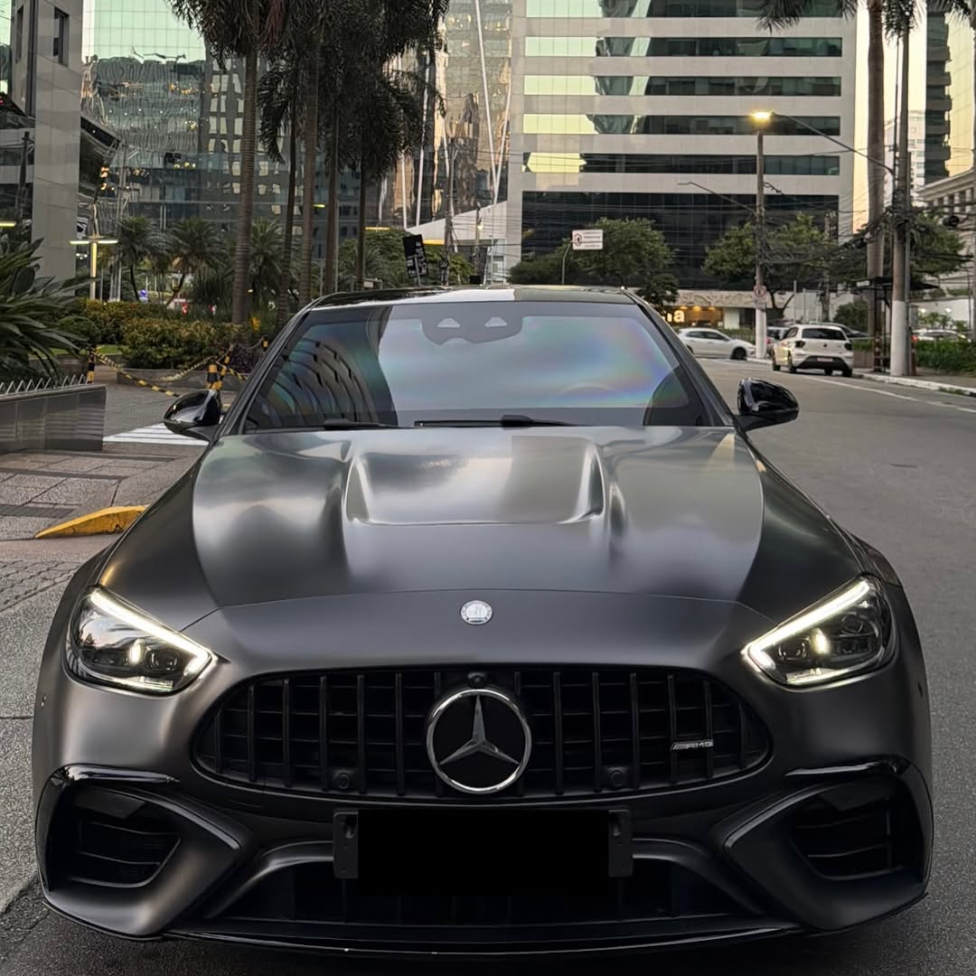 MERCEDES-BENZ C63 AMG 2.0 PHEV S PERFORMANCE - Imagem 14