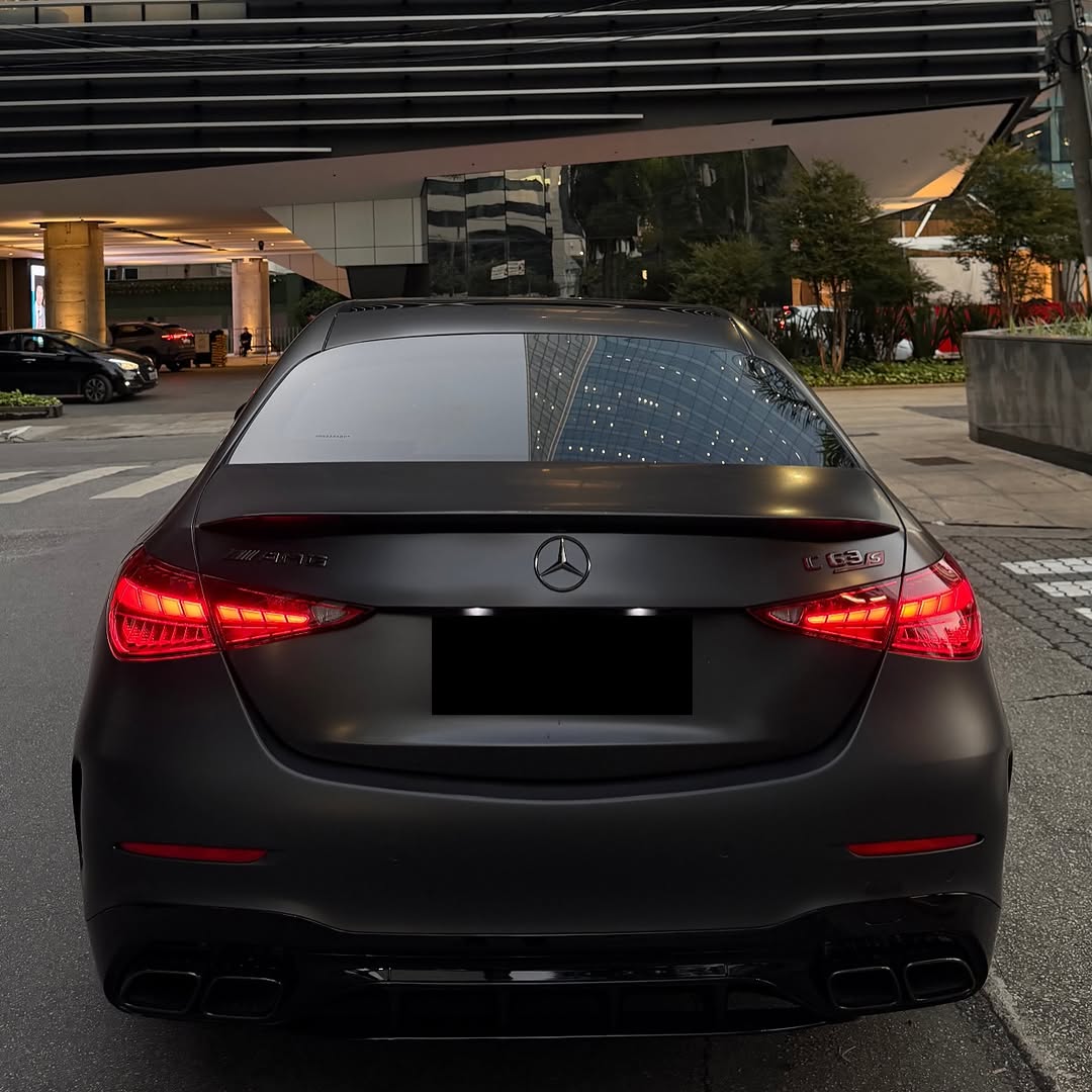 MERCEDES-BENZ C63 AMG 2.0 PHEV S PERFORMANCE - Imagem 16