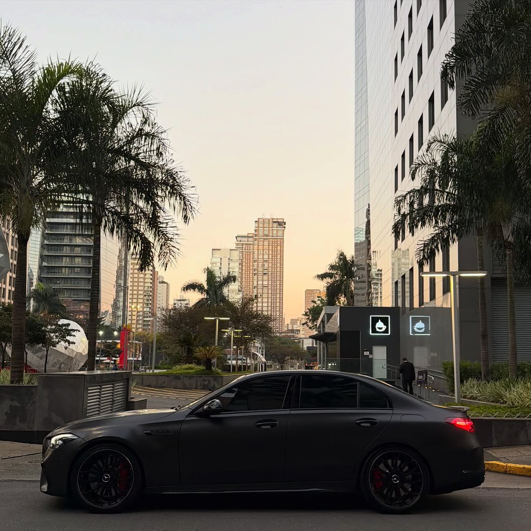 MERCEDES-BENZ C63 AMG 2.0 PHEV S PERFORMANCE - Imagem 4