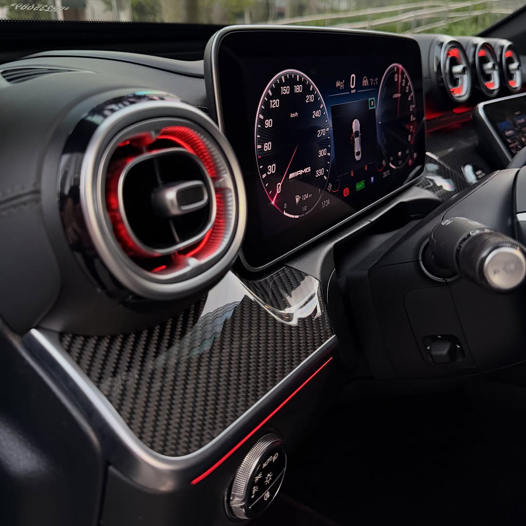 MERCEDES-BENZ C63 AMG 2.0 PHEV S PERFORMANCE - Imagem 5