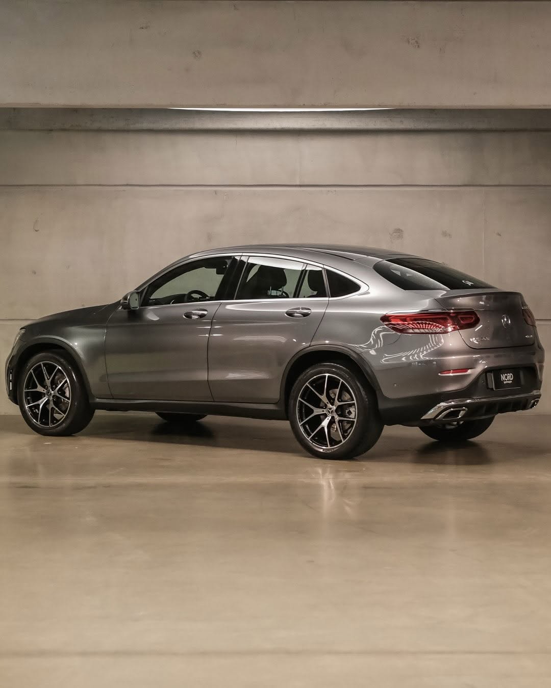 MERCEDES-BENZ GLC 300 2.0 TB CGI COUPÉ AMG LINE 4MATIC 9G-TRONIC - Imagem 2