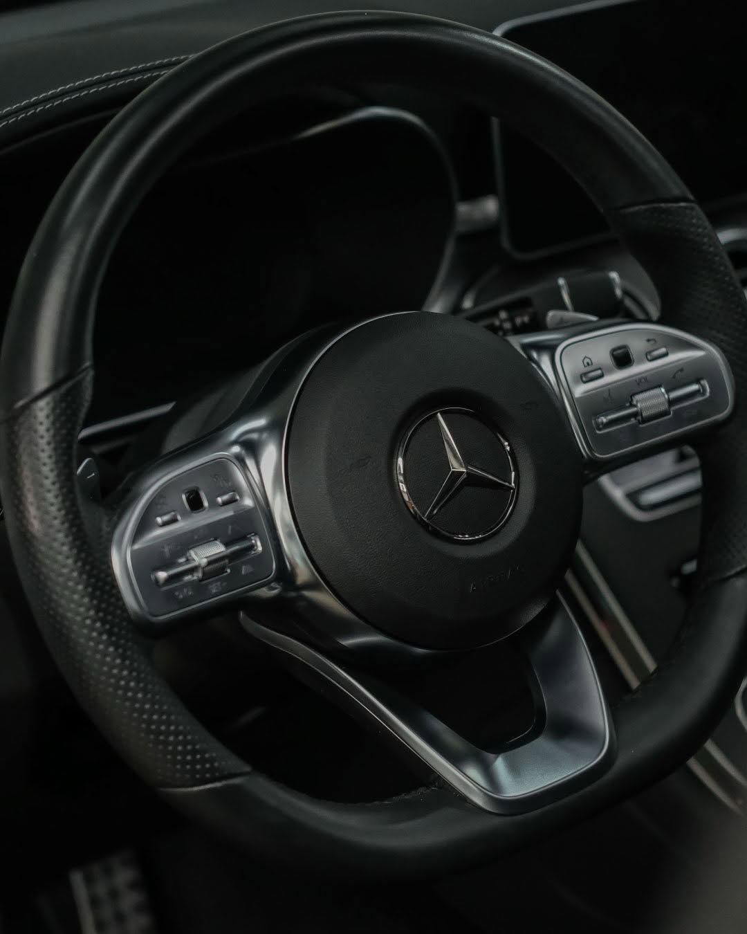 MERCEDES-BENZ GLC 300 2.0 TB CGI COUPÉ AMG LINE 4MATIC 9G-TRONIC - Imagem 3