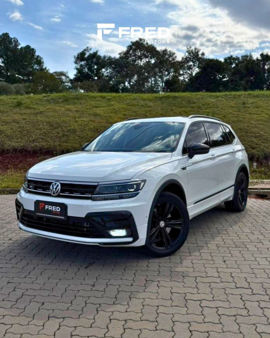 VOLKSWAGEN TIGUAN R-LINE - Imagem 1