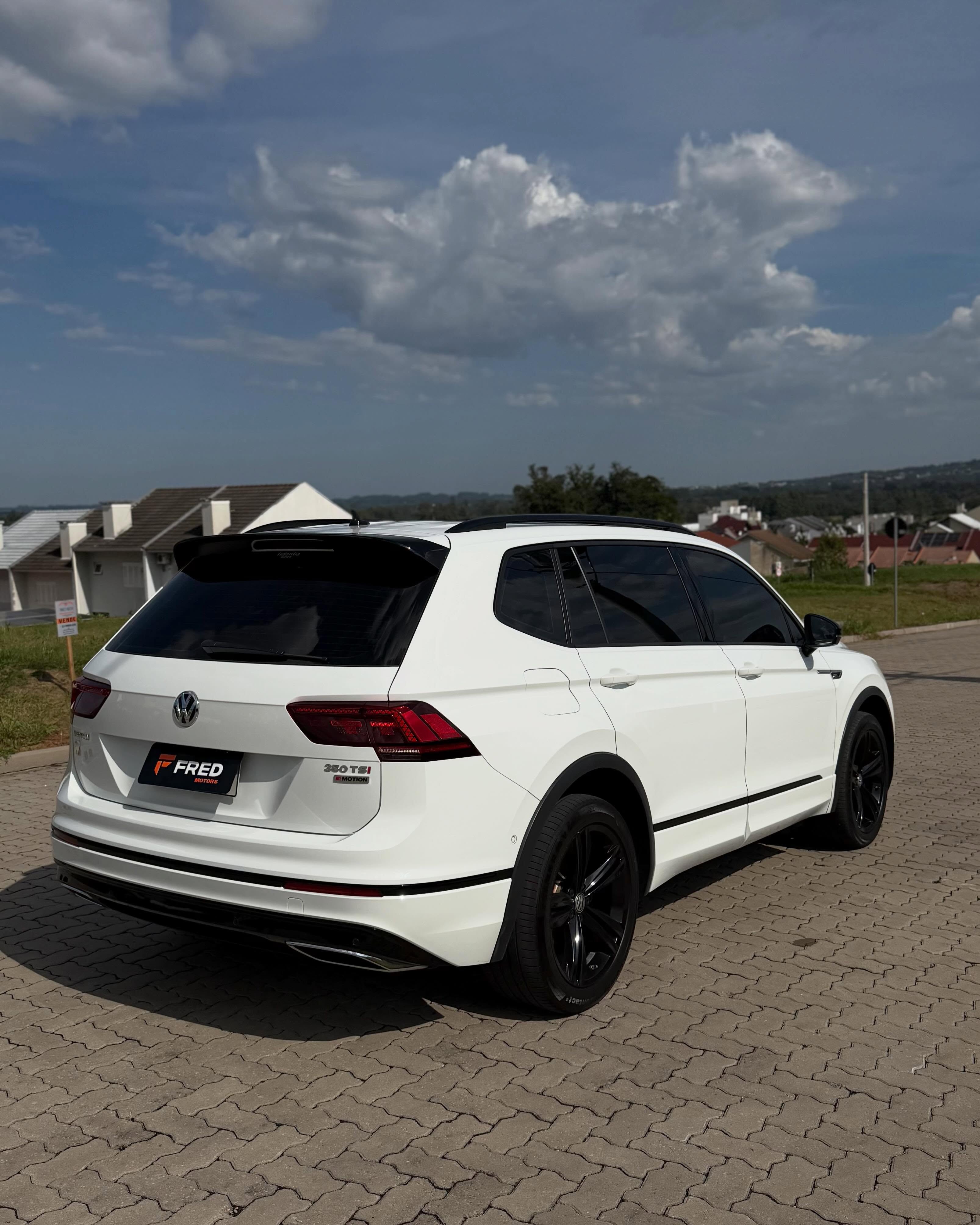 VOLKSWAGEN TIGUAN R-LINE - Imagem 4