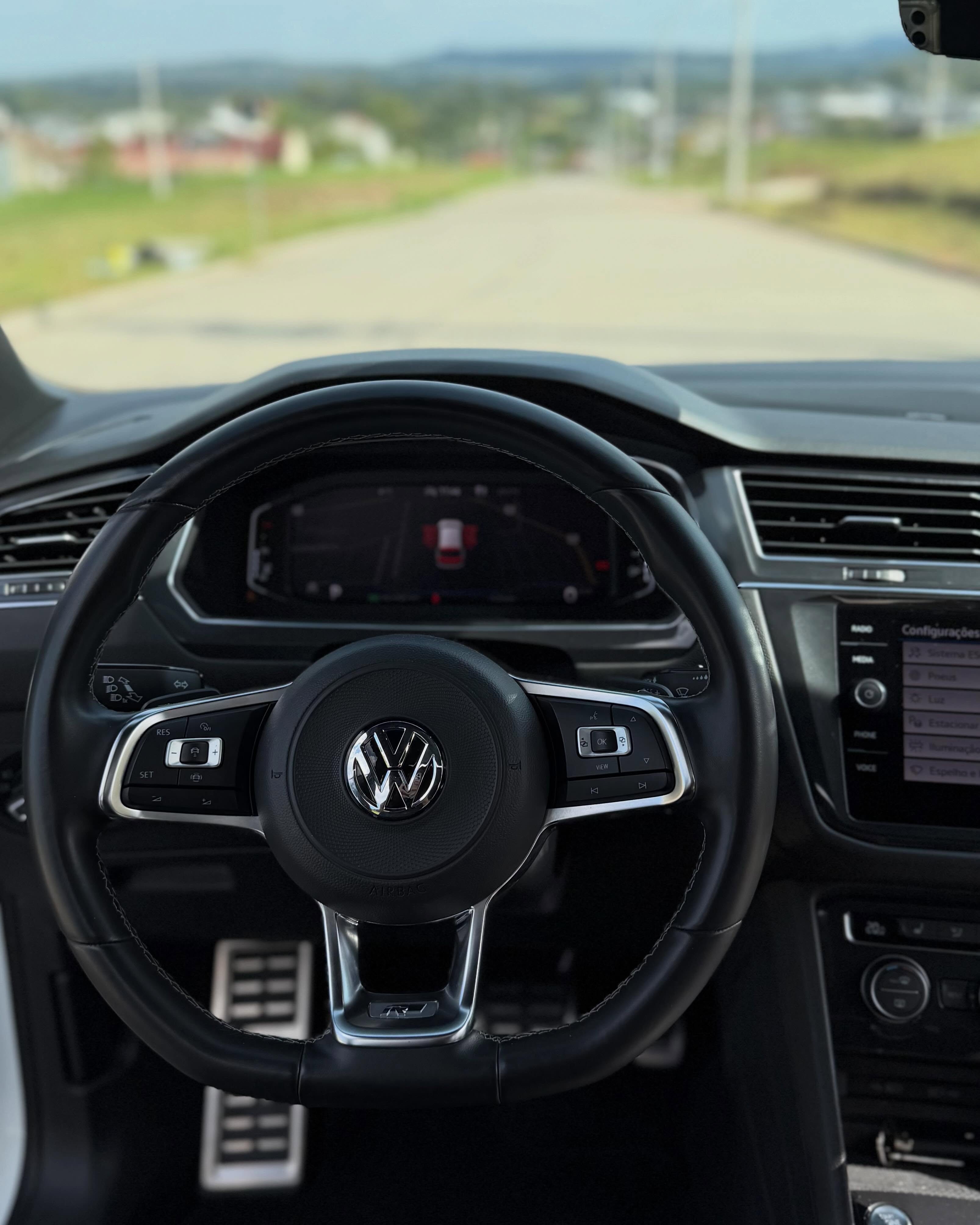 VOLKSWAGEN TIGUAN R-LINE - Imagem 9