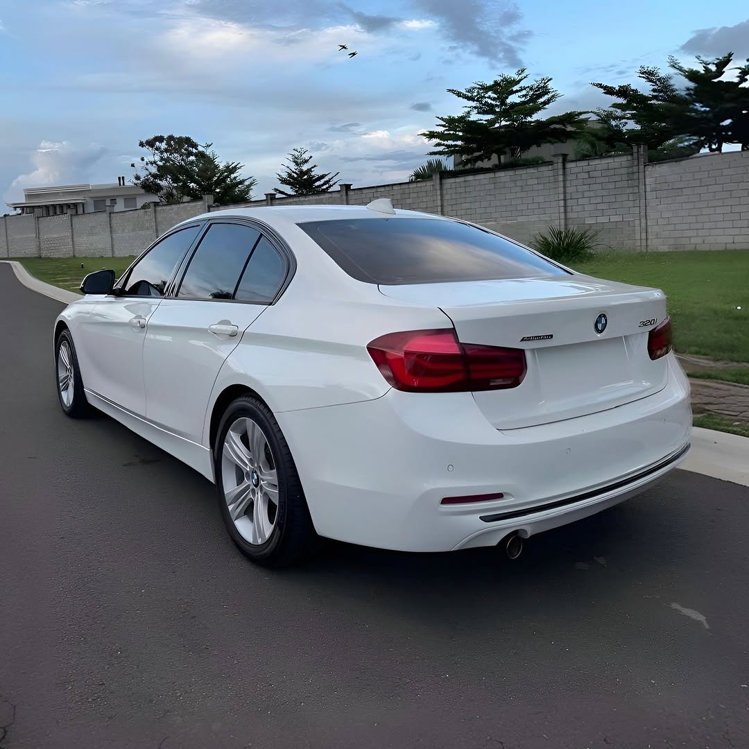 BMW 320I SPORT - Imagem 3