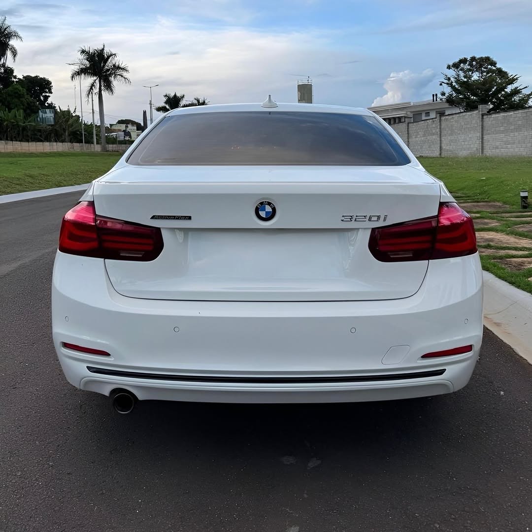 BMW 320I SPORT - Imagem 4