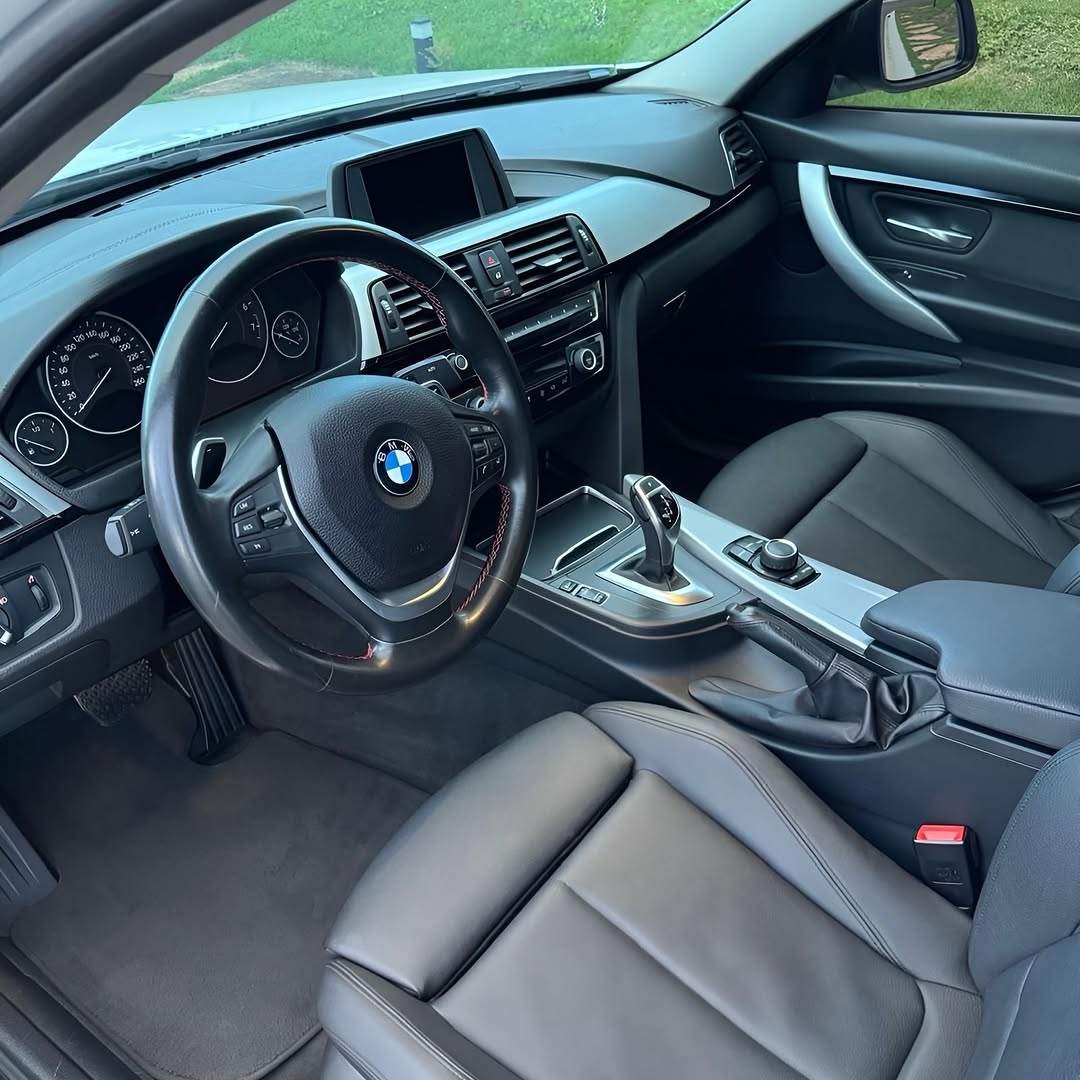 BMW 320I SPORT - Imagem 8