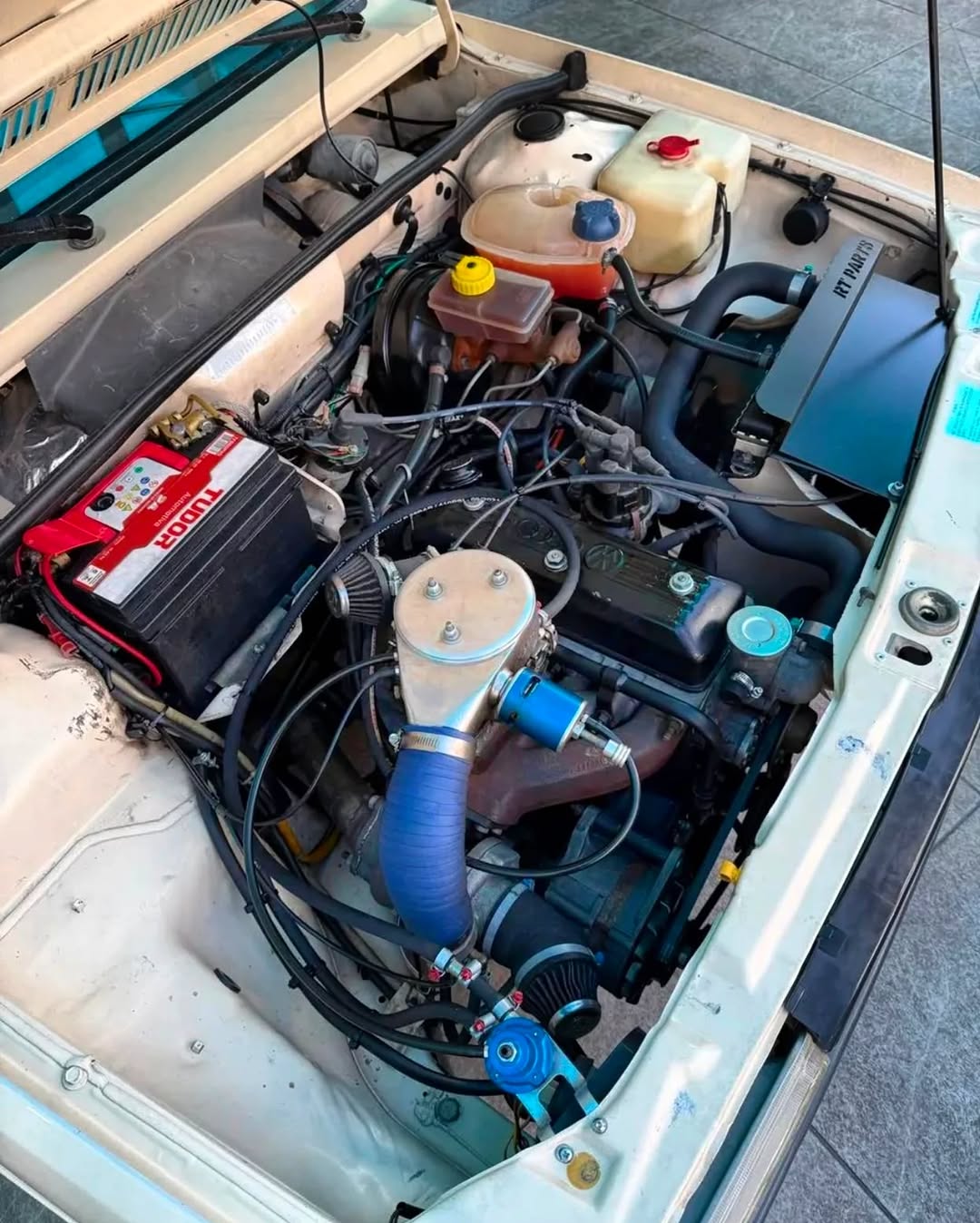 VOLKSWAGEN GOL 1000 TURBO - Imagem 19