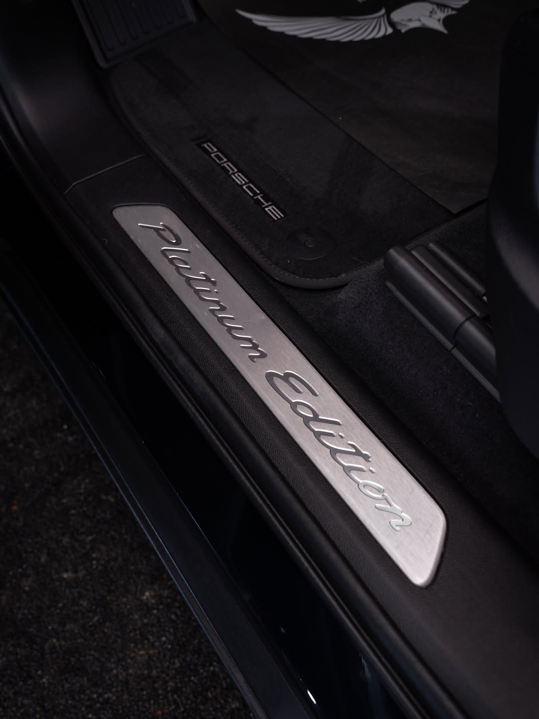 PORSCHE CAYENNE E-HYBRID PLATINUM EDITION - Imagem 15