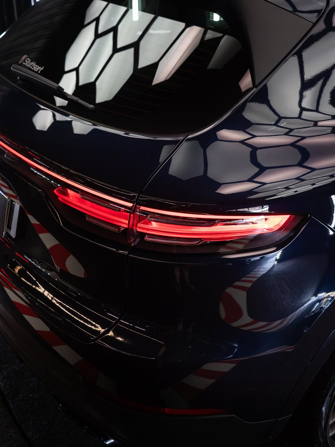 PORSCHE CAYENNE E-HYBRID PLATINUM EDITION - Imagem 18