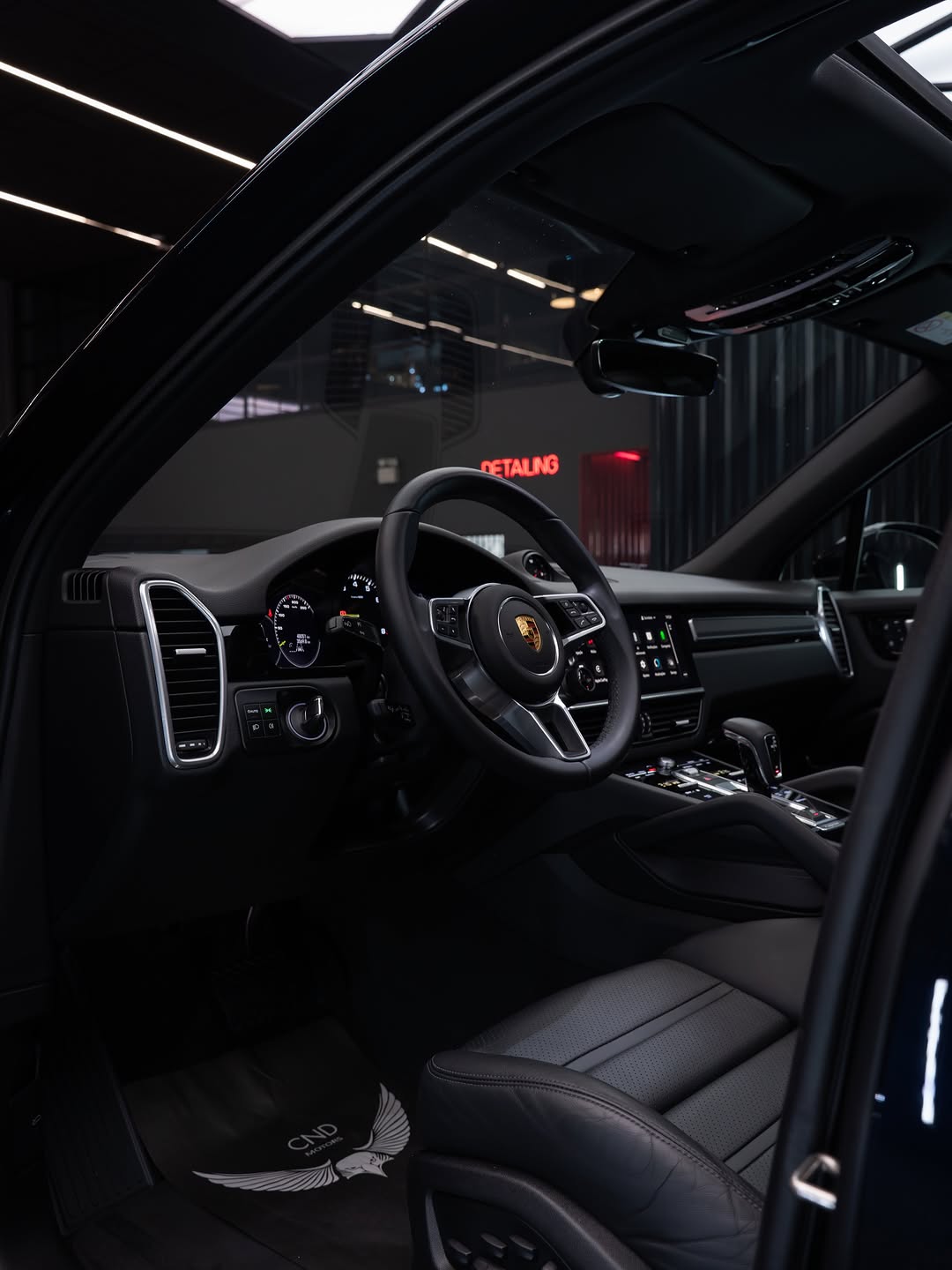 PORSCHE CAYENNE E-HYBRID PLATINUM EDITION - Imagem 3