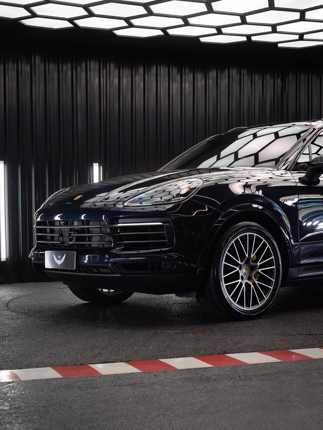 PORSCHE CAYENNE E-HYBRID PLATINUM EDITION - Imagem 4