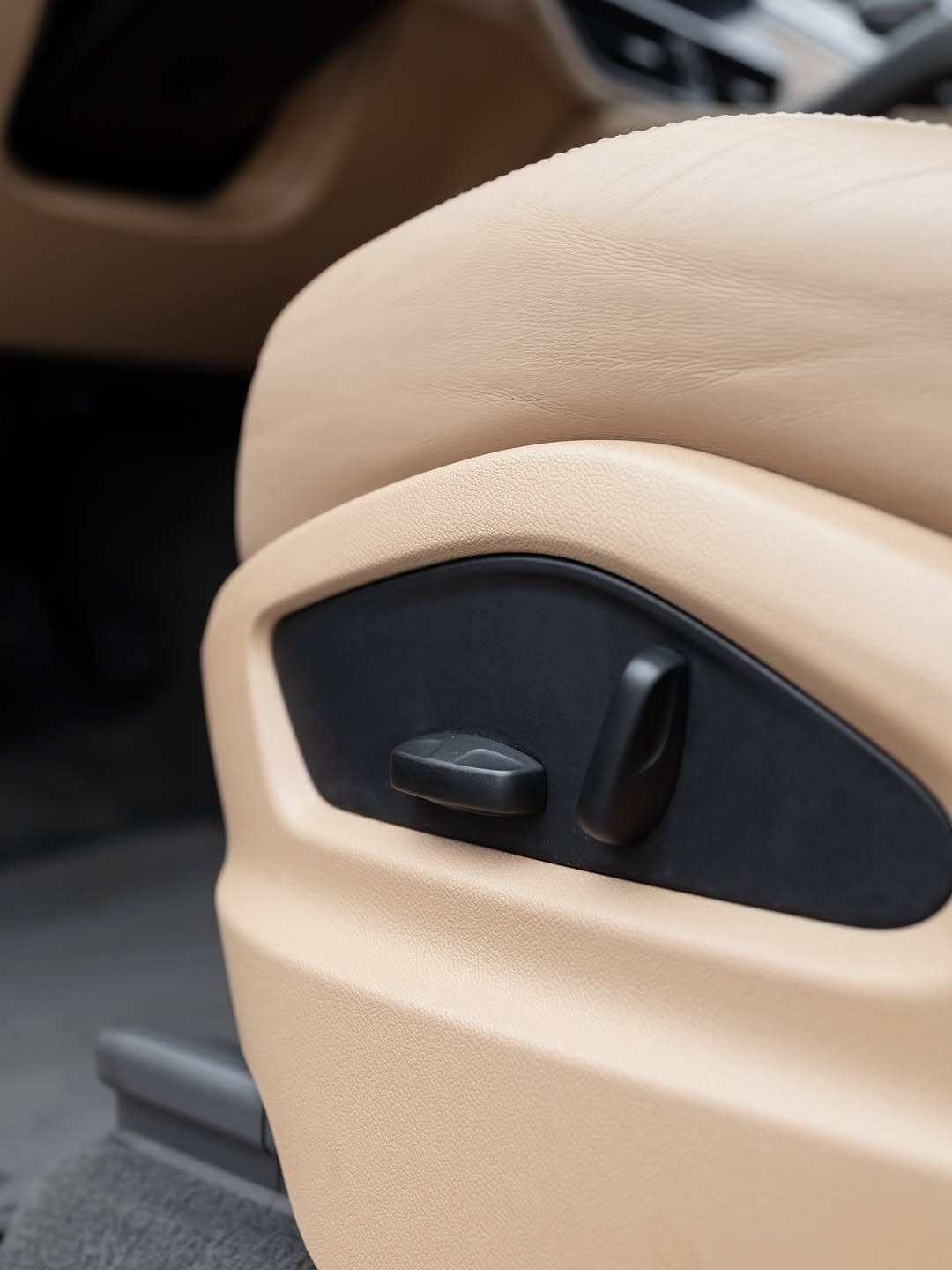 PORSCHE CAYENNE E-HYBRID COUPÉ PLATINUM EDITION - Imagem 13