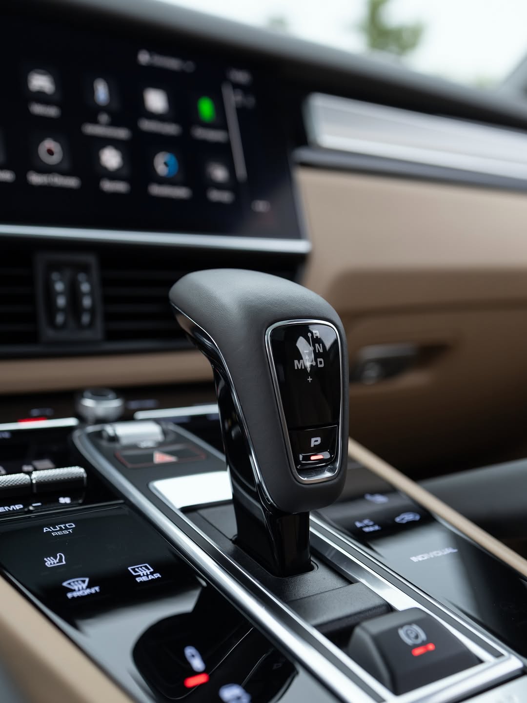 PORSCHE CAYENNE E-HYBRID COUPÉ PLATINUM EDITION - Imagem 15