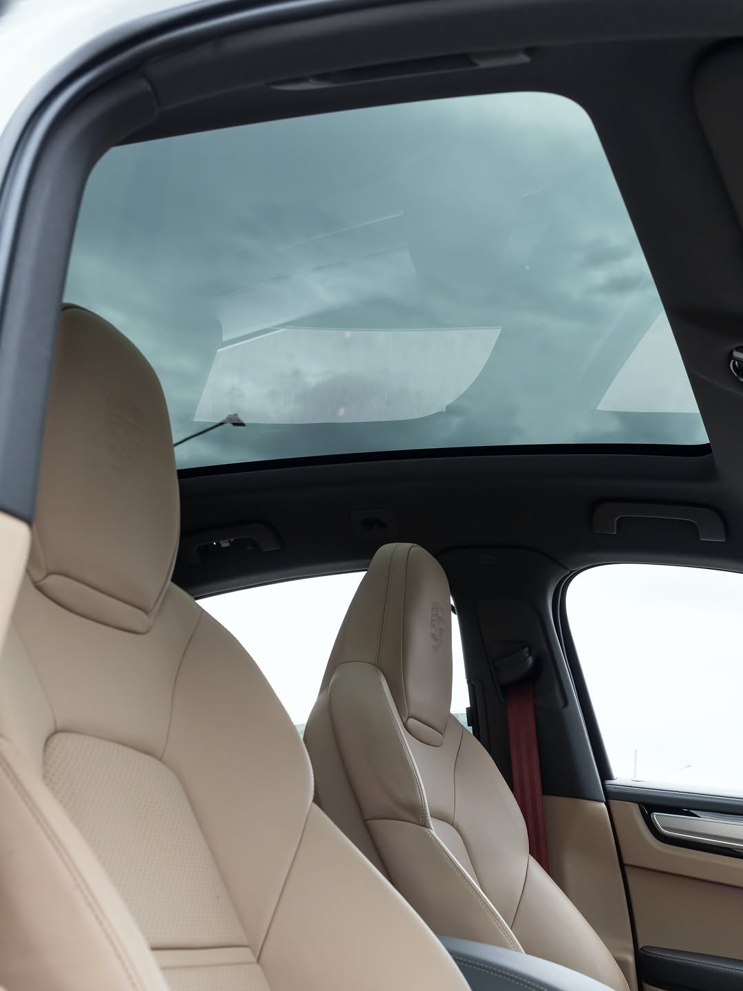 PORSCHE CAYENNE E-HYBRID COUPÉ PLATINUM EDITION - Imagem 17