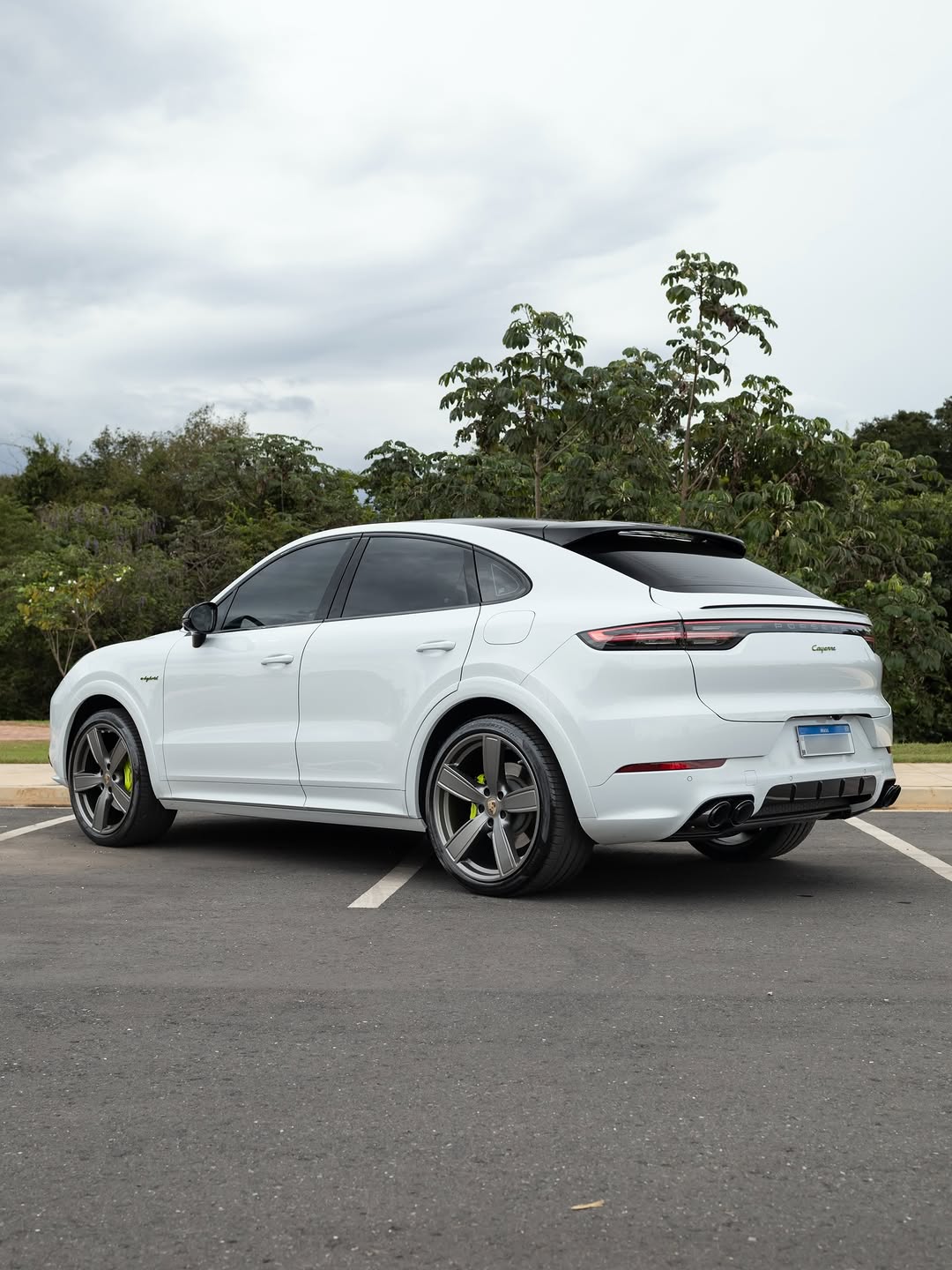 PORSCHE CAYENNE E-HYBRID COUPÉ PLATINUM EDITION - Imagem 8
