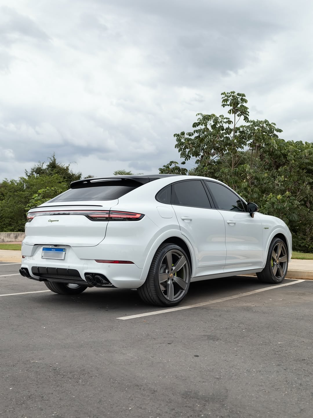 PORSCHE CAYENNE E-HYBRID COUPÉ PLATINUM EDITION - Imagem 10