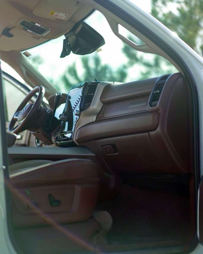 RAM 2500 LARAMIE QUARTO DE MILHA - Imagem 3