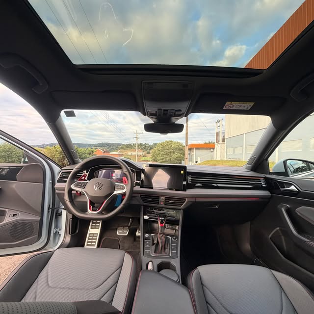 VOLKSWAGEN JETTA GLI - Imagem 6