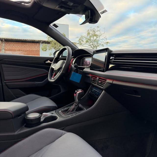 VOLKSWAGEN JETTA GLI - Imagem 8
