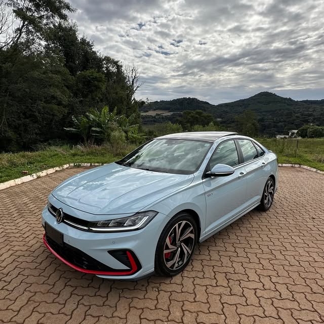 VOLKSWAGEN JETTA GLI - Imagem 9
