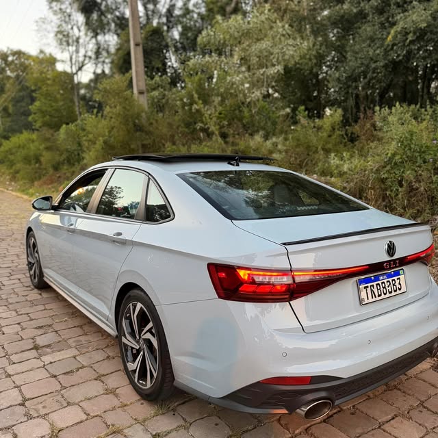 VOLKSWAGEN JETTA GLI - Imagem 10
