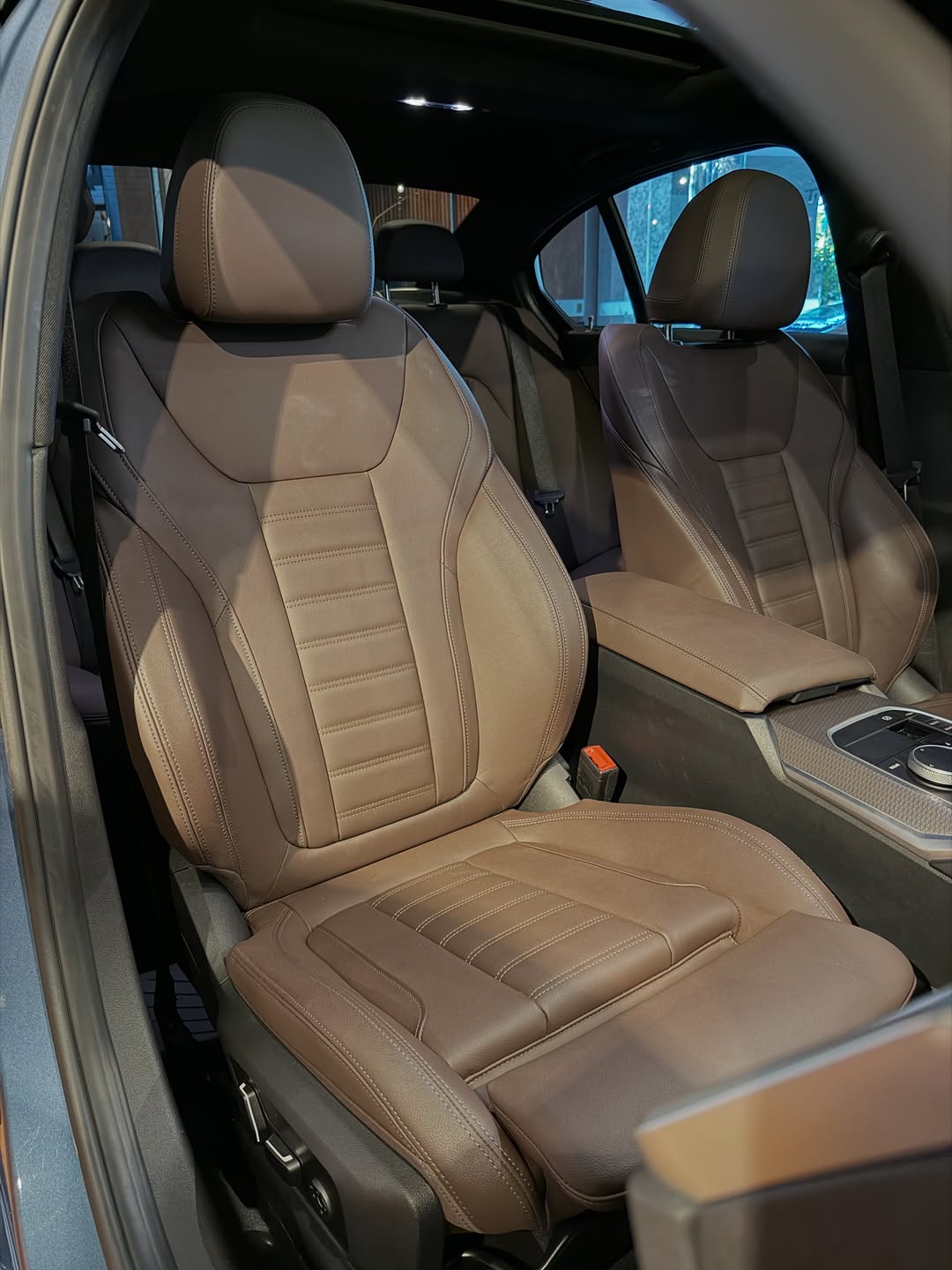 BMW 320 M SPORT - Imagem 10
