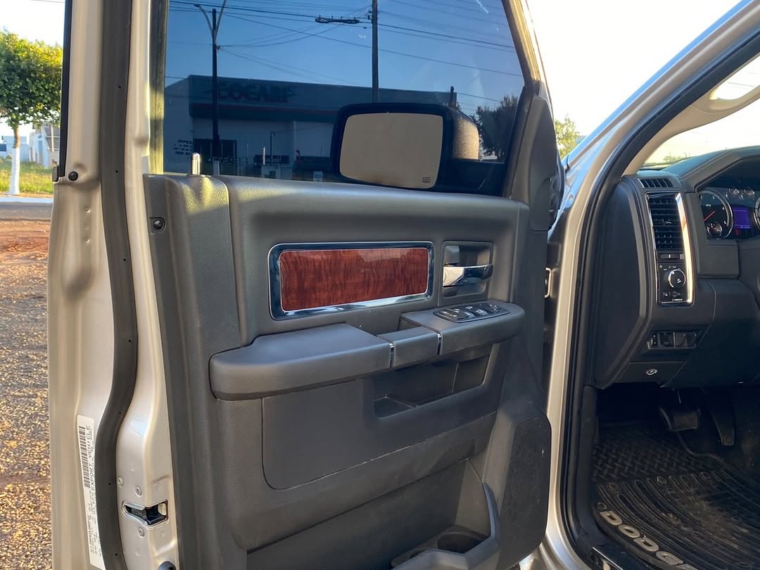 RAM 2500 LARAMIE - Imagem 5