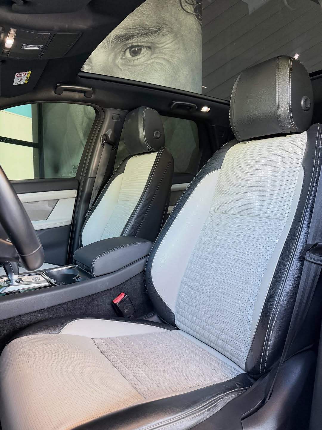 LAND ROVER DISCOVERY SPORT R-DYNAMIC SE AUT - Imagem 13