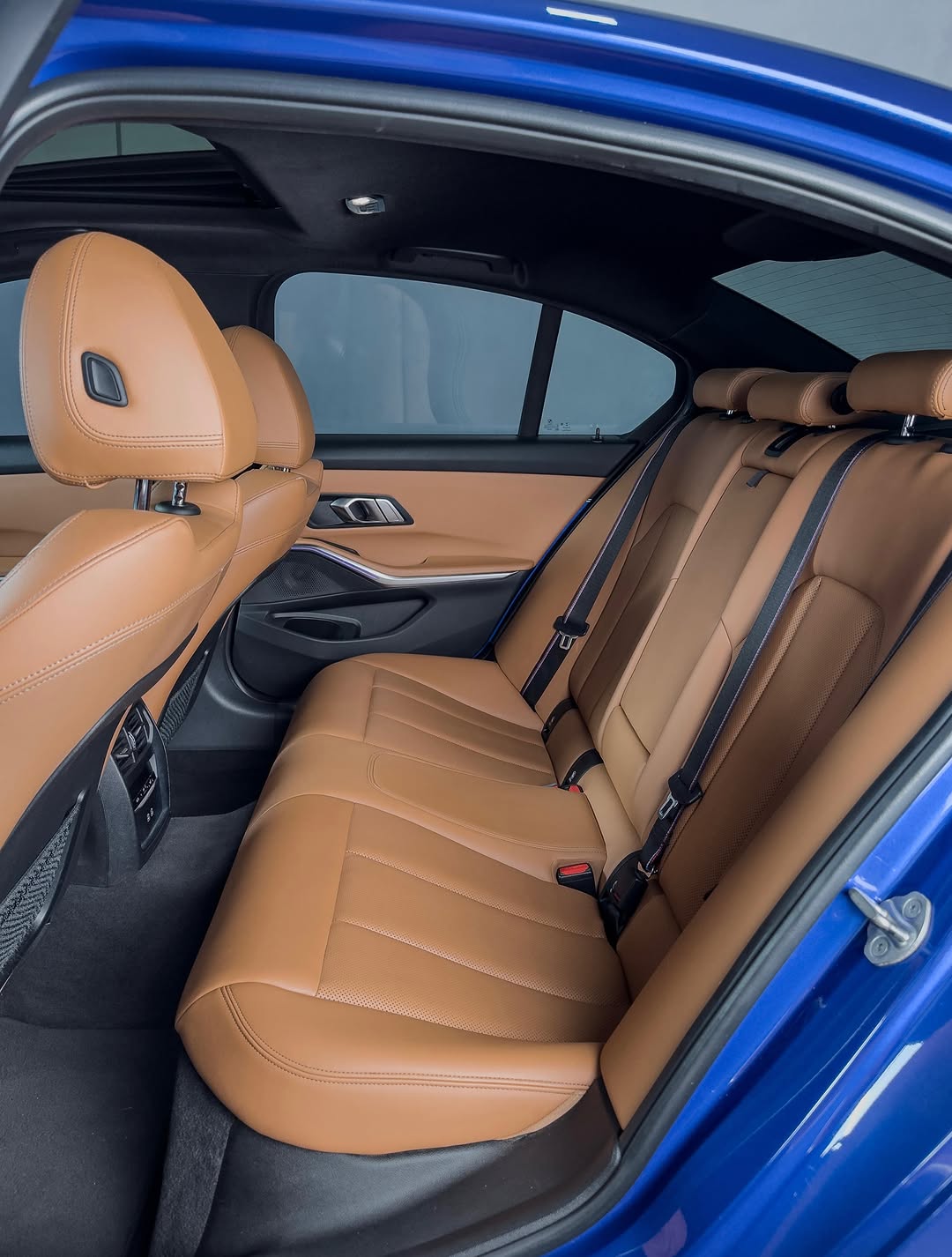 BMW 330E M SPORT - Imagem 4