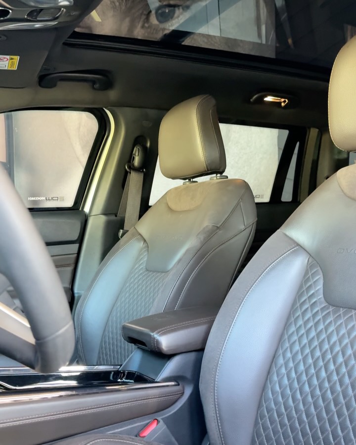 JEEP COMMANDER OVERLAND AT6 - Imagem 12