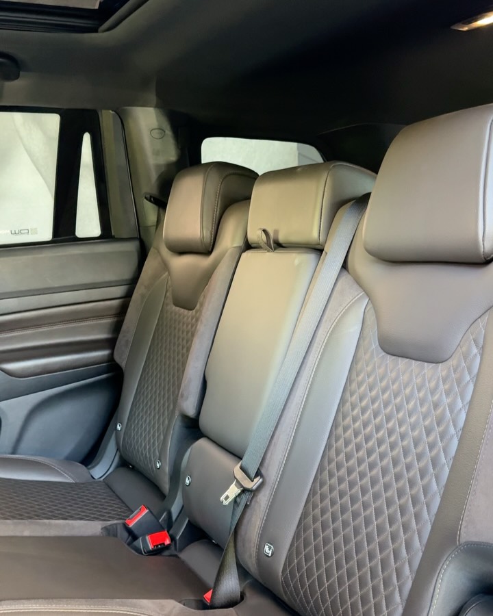 JEEP COMMANDER OVERLAND AT6 - Imagem 14