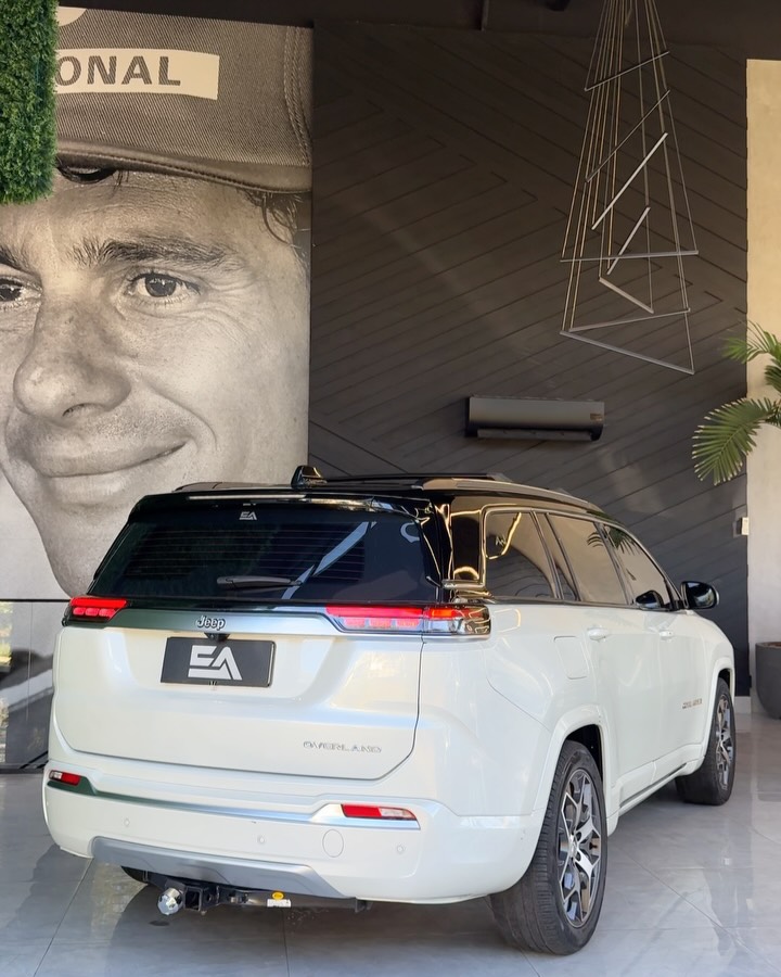 JEEP COMMANDER OVERLAND AT6 - Imagem 18