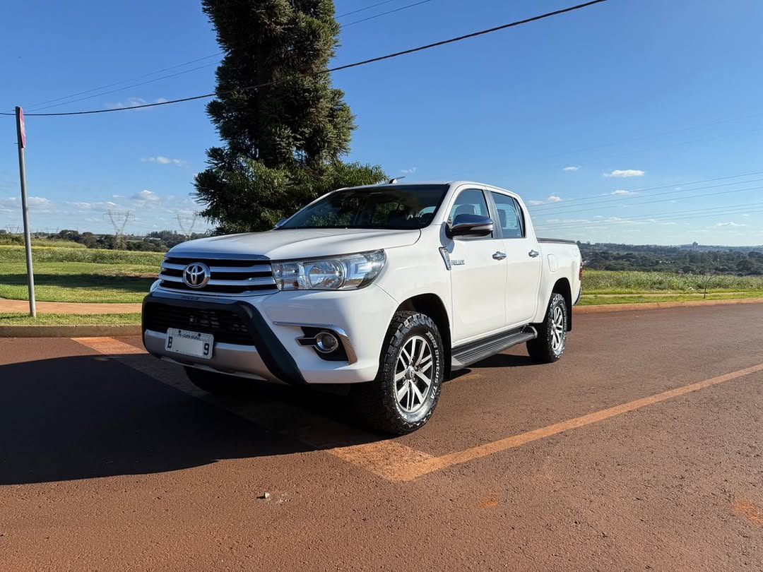 TOYOTA HILUX SR 2.8 TURBO DIESEL 4X4 AUTOMÁTICO - Imagem 1