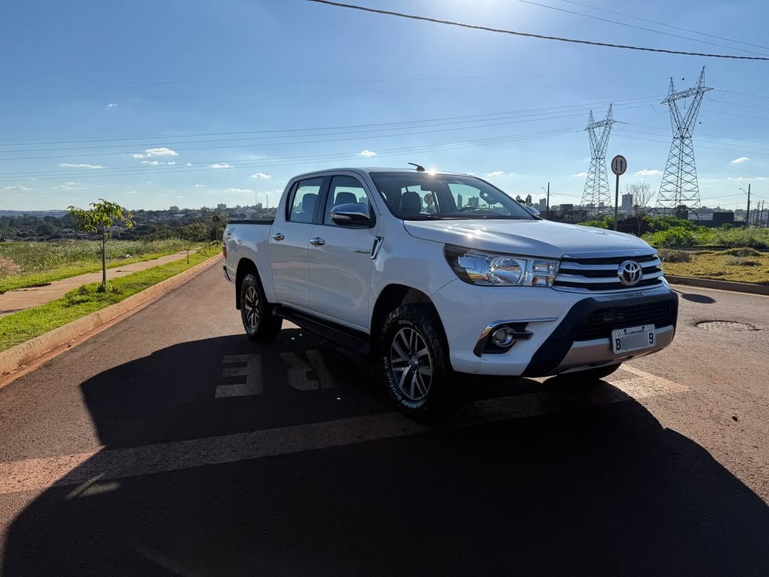 TOYOTA HILUX SR 2.8 TURBO DIESEL 4X4 AUTOMÁTICO - Imagem 2