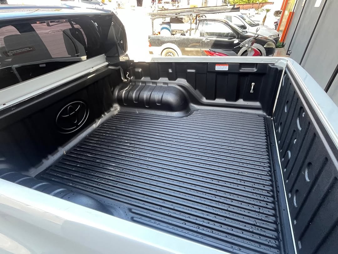 TOYOTA HILUX GR SPORT - Imagem 6
