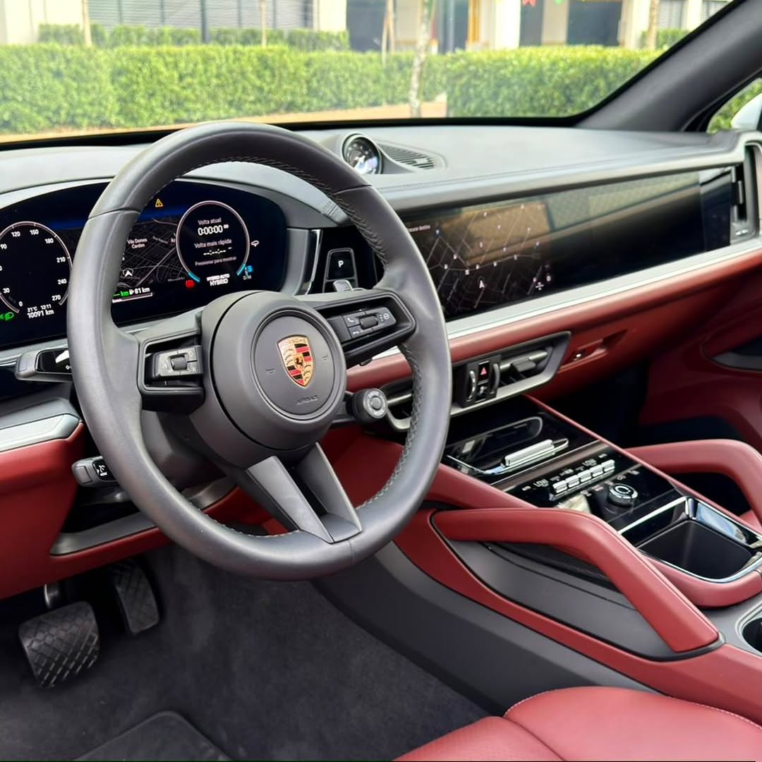 PORSCHE CAYENNE E-HYBRID - Imagem 12