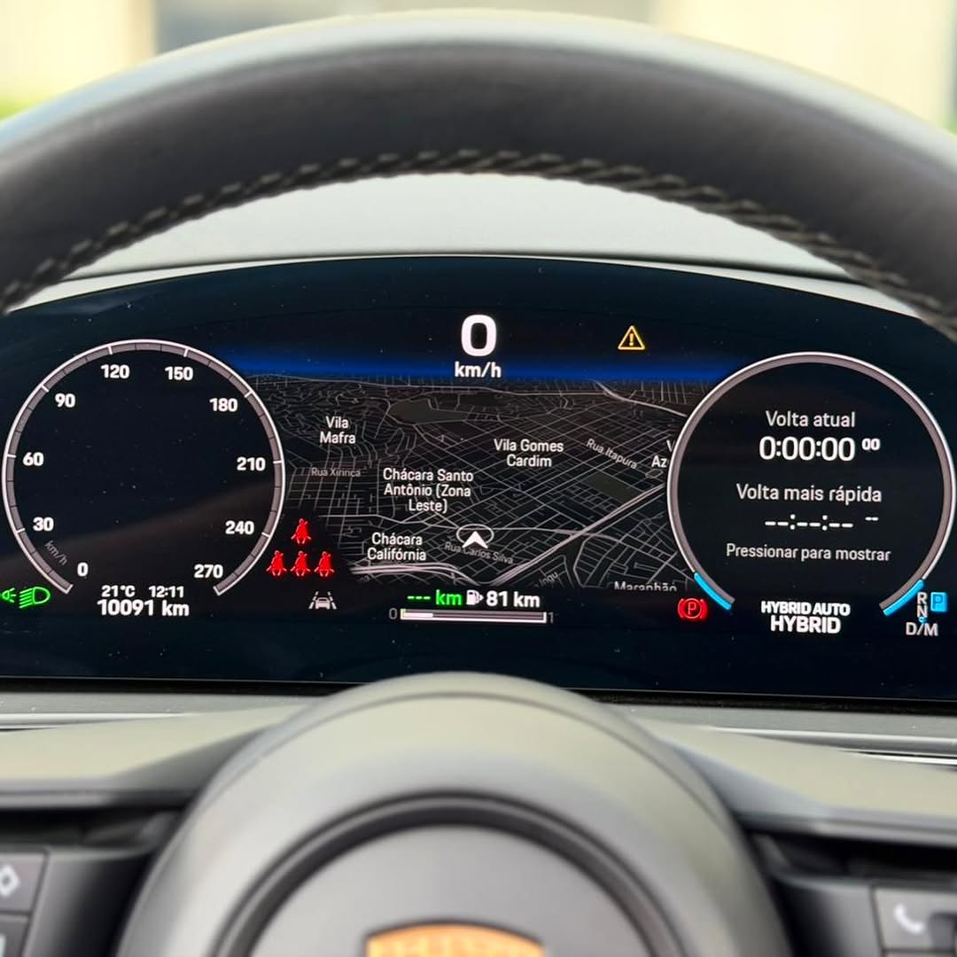 PORSCHE CAYENNE E-HYBRID - Imagem 15